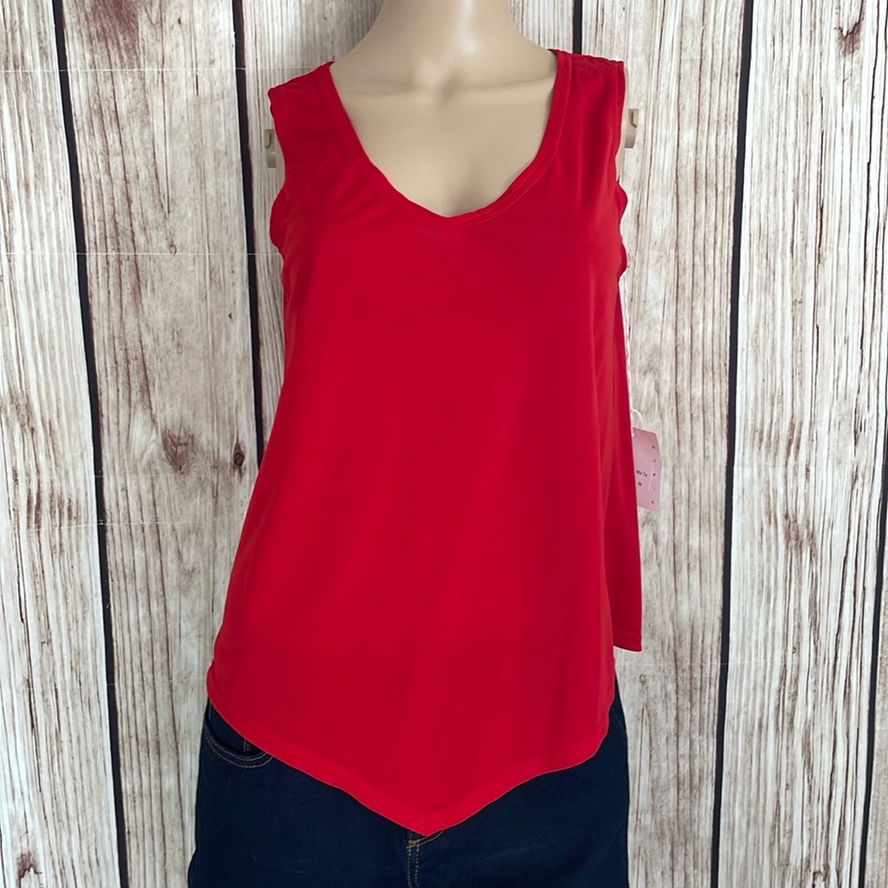 Staples Flowy Jersey Girl Tank Top Blouse NWT Size Med